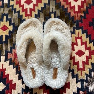 OluKai Sherpa Sandals